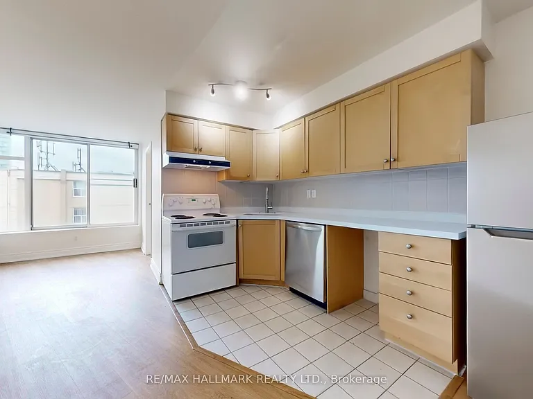 650 Queens Quay W #1121 — Photo 11