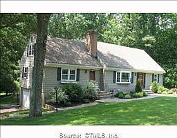 1st image of 7 Woodland Dr
