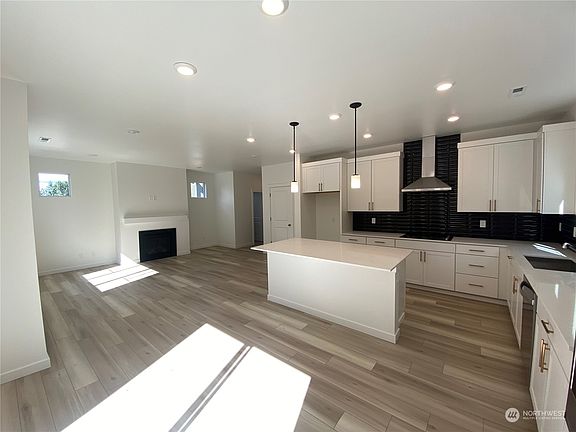 4th image of 14330 271st Circle NE #11
