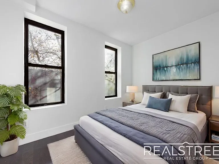471 Chauncey St #2R — Photo 5