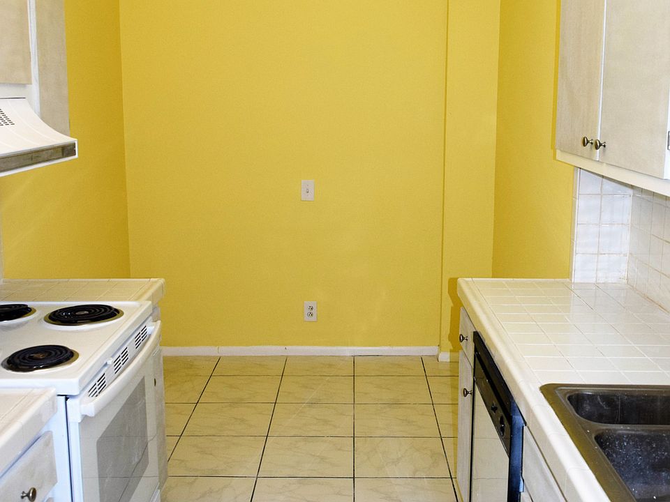 1st image of 4200 Hillcrest Dr APT 306