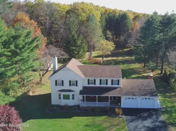 90 Lape Road, Schodack, NY 12123