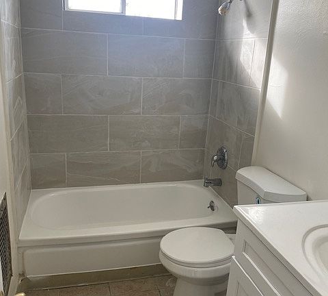 2nd image of 11446 Califa St