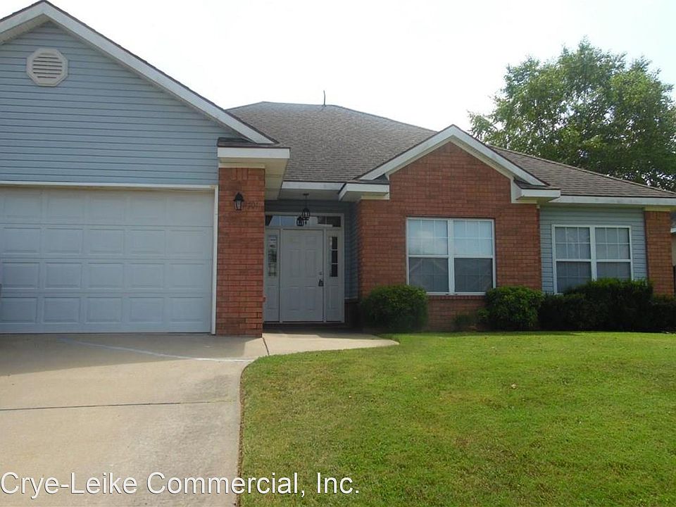1st image of 701 Arcadia Dr