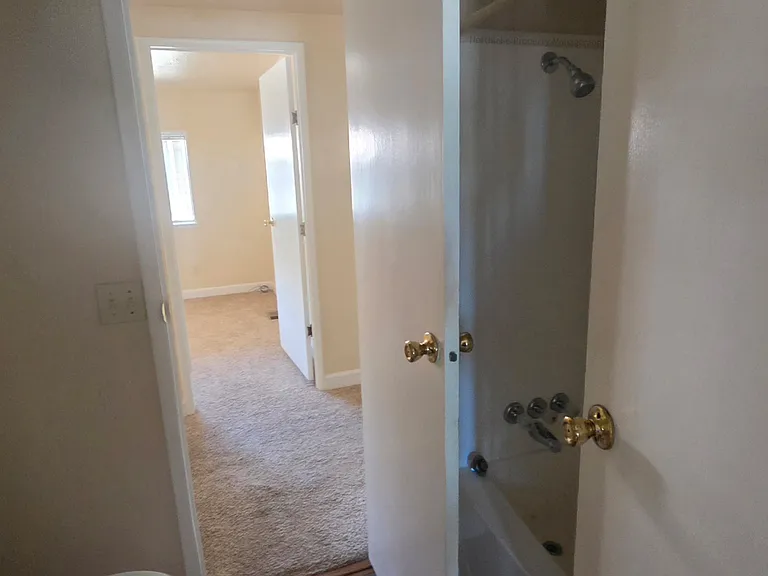 5820 Grove St — Photo 10