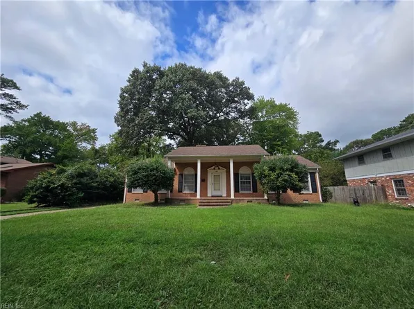 49 Peters Ln, Newport News, VA 23606
