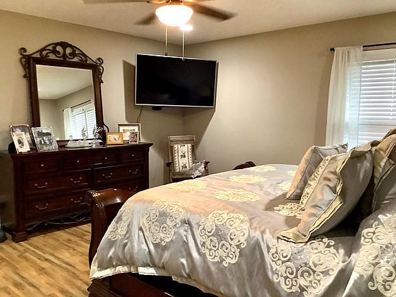 3rd image of 1025 Shady Creek Ln
