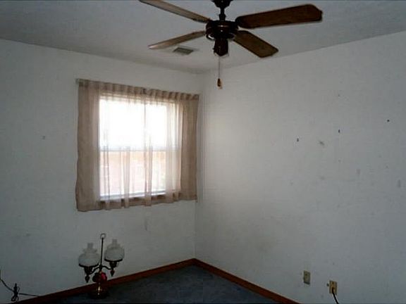 4th image of 4405 NW 12th St