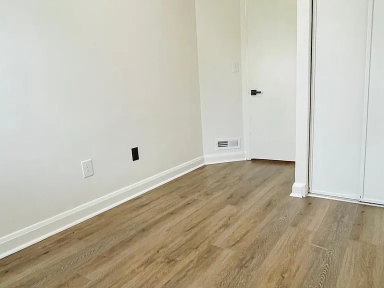 5015 Wilkens Ave — Photo 9