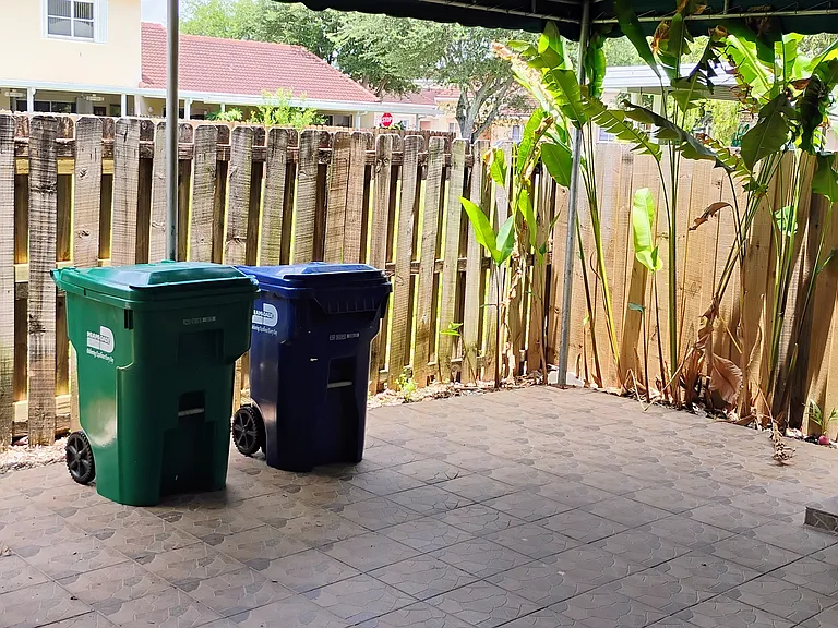 Large backyard - view 3