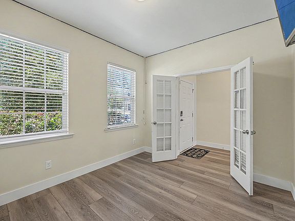 4th image of 163 Emerald Isle Dr