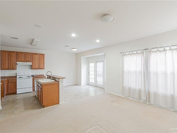5th image of 5500 N Huisache Ave