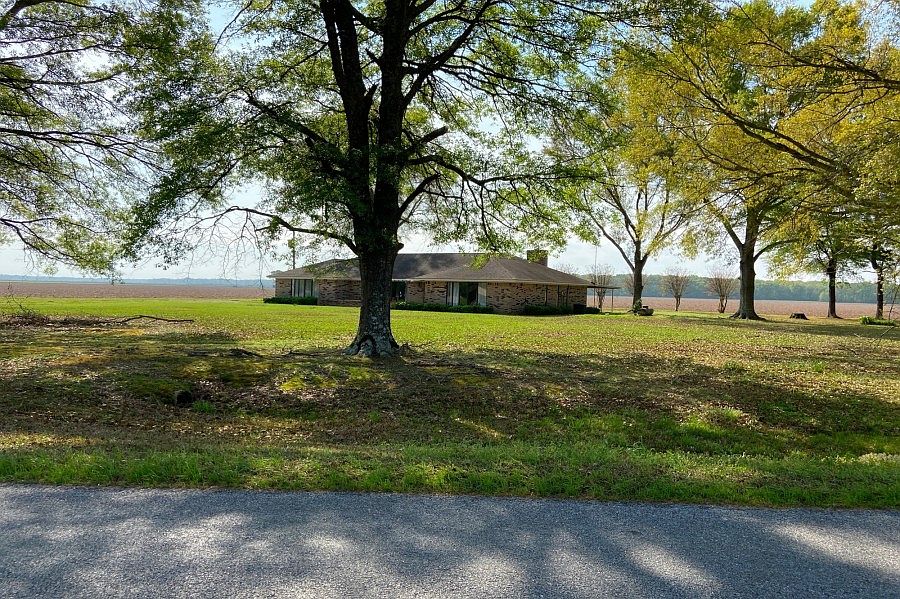 1st image of 557 Highway 561