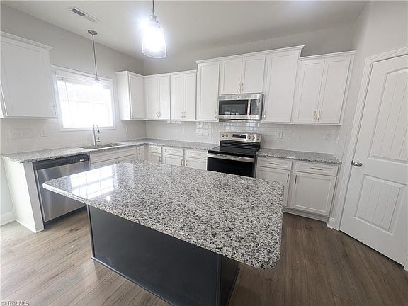 2nd image of 647 Palomino Mustang Dr #721