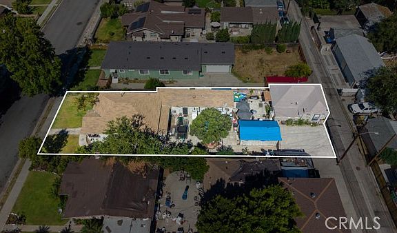 4th image of 327 W Lemon Ave