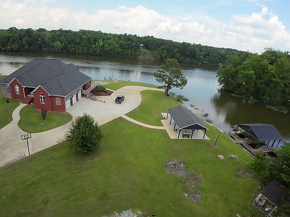 4th image of 732 Sherry Ln