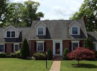 11 Farnum Rd, Waltham, MA 02453