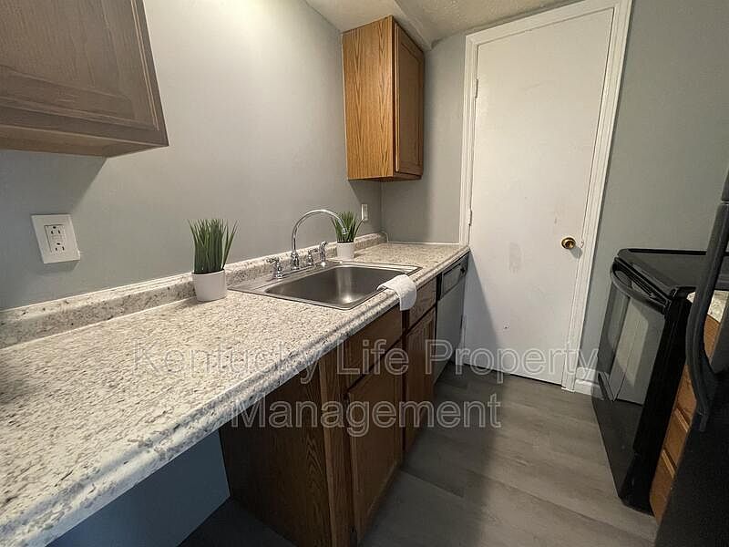 1st image of 134 Centennial Dr
