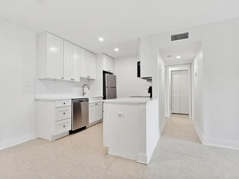 Innovo Living Hyde Park- Palma Ceia — Photo 17