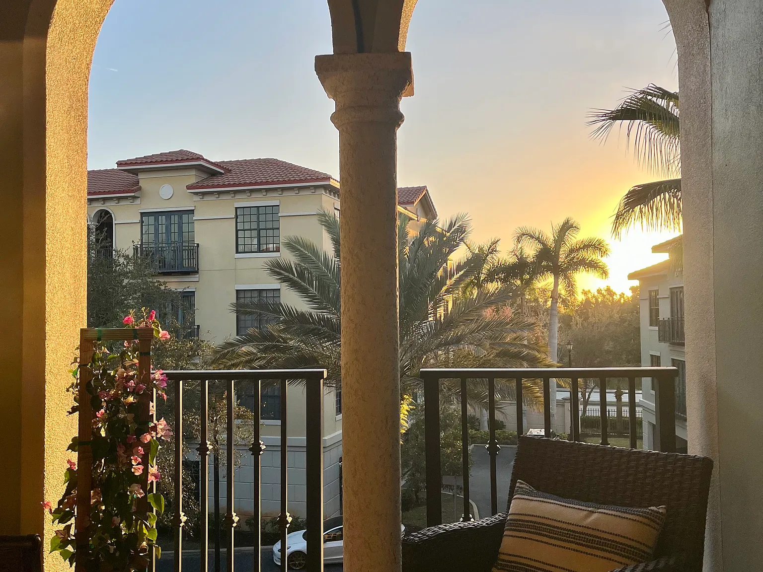 1 bed, 1.5 bath, 1023 sqft, $2,500 — Photo 3