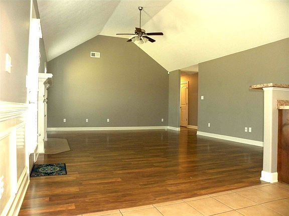 2nd image of 35 Shaded Brook Ln
