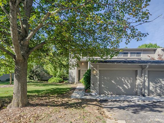 3rd image of 789 Watersedge Dr