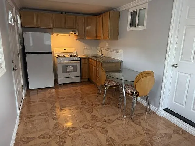1 bed, 400 sqft, $1,950 — Photo 2