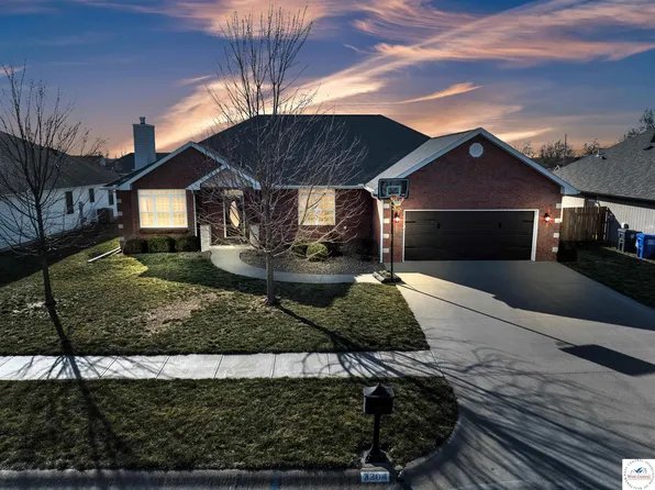 3204 Buckingham Dr, Sedalia, MO 65301