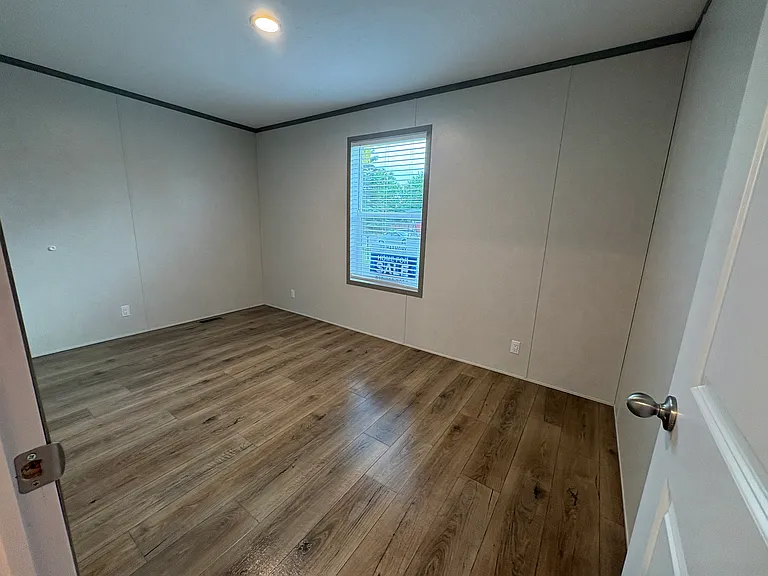 212 Pipers Ln — Photo 7