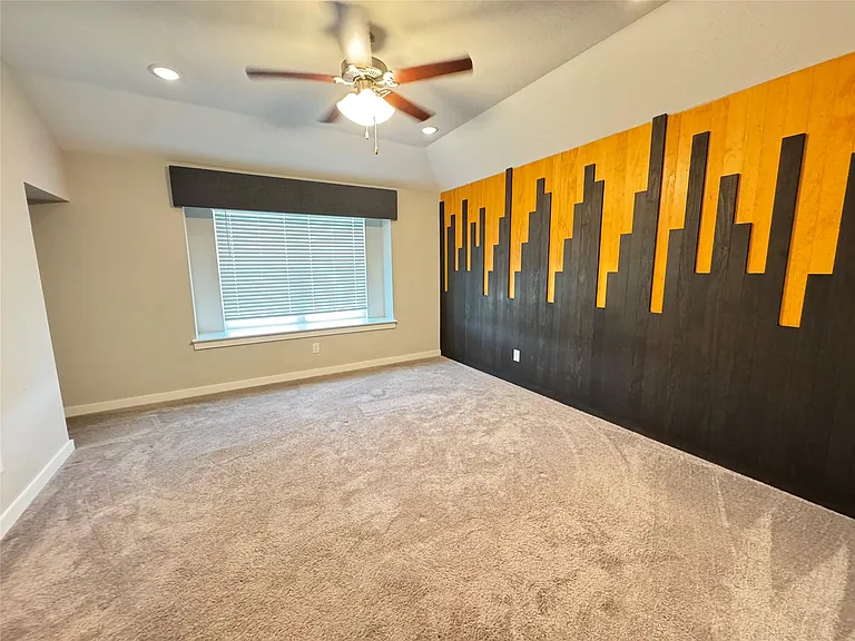 2328 Calvert Dr — Photo 22