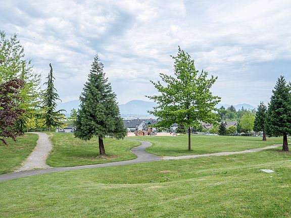 5th image of 47425 Macswan Dr