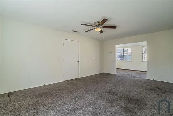 6029 Wormar Ave — Photo 9