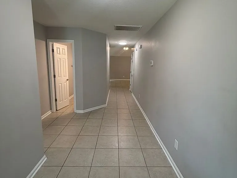 134 Kristins Dr — Photo 2