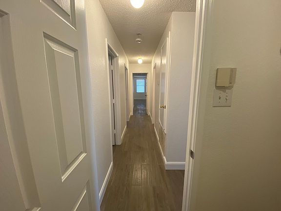 Hallway to bedrooms