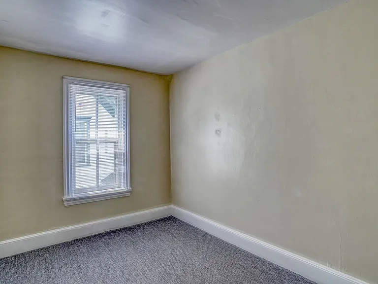 132 W Mount Vernon St — Photo 16