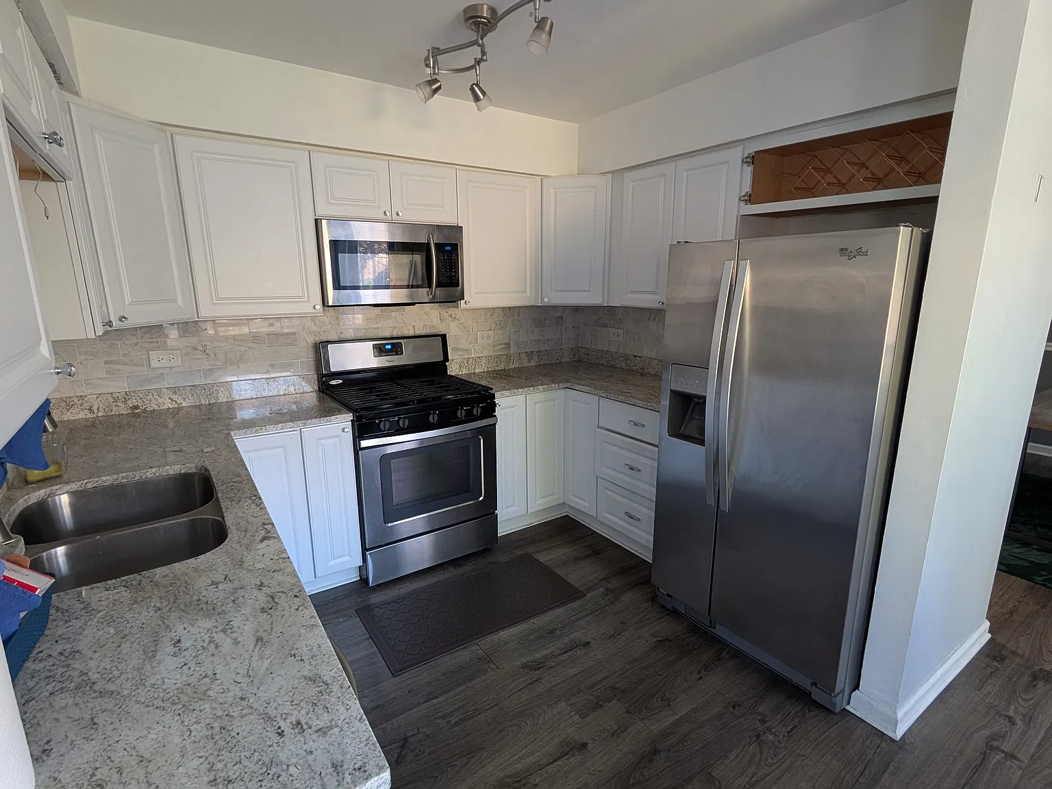 2 bed, 2.5 bath, 1848 sqft, $3,000 — Photo 4