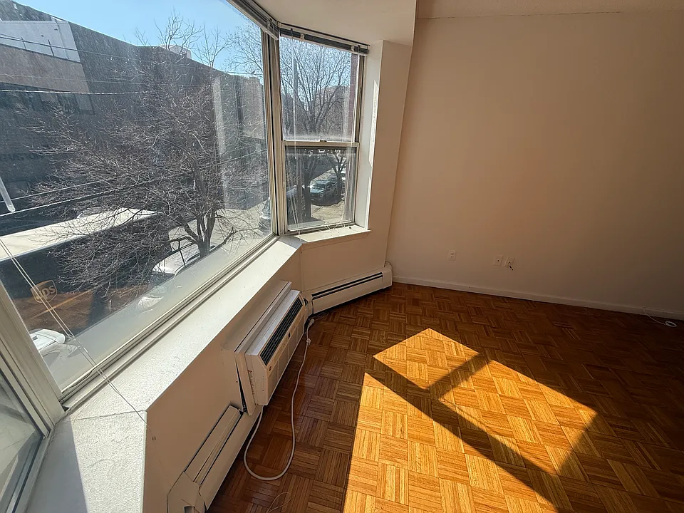 3620 Parsons Blvd #4C