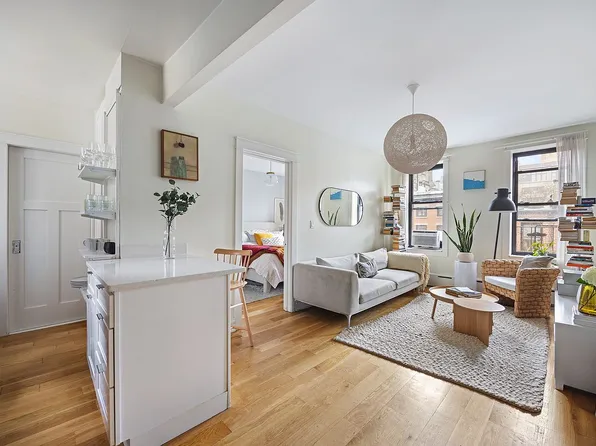 342 W 21st St APT 4B, New York, NY 10011