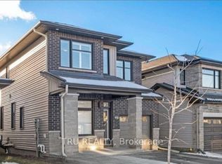 112 Minikan St, Ottawa, ON K1X 0E6