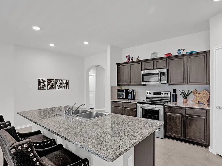 1111 Meadow Side Dr — Photo 8