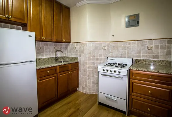 Rented by Wave Real Estate Group | media 15