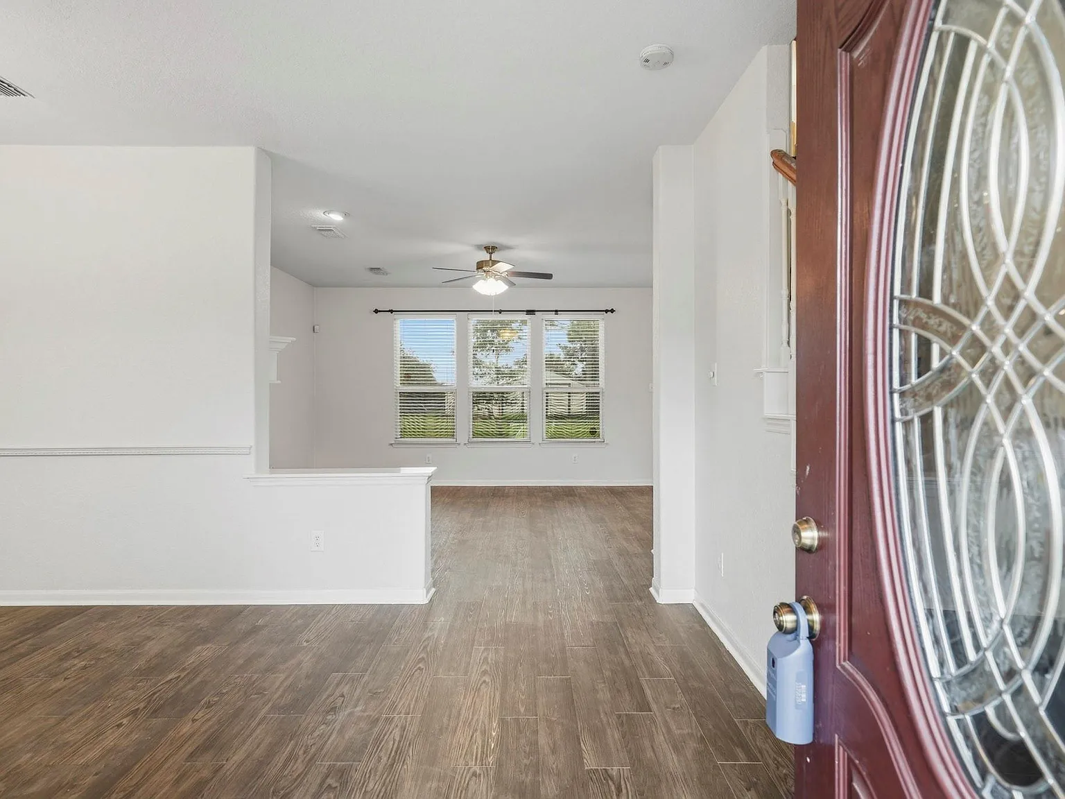3 bed, 2.5 bath, 2101 sqft, $2,350 — Photo 3