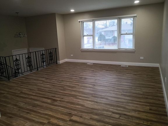 3rd image of 2100 Osage Ln