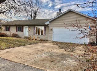 23 Holiday Dr, Somonauk, IL 60552 | MLS #12066533 | Zillow