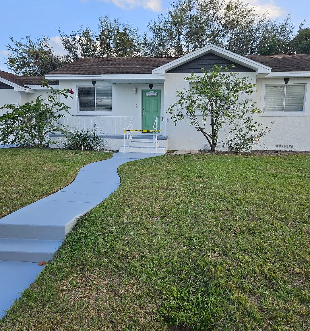 4 bed, 1734 sqft, $2,697 — Photo 2