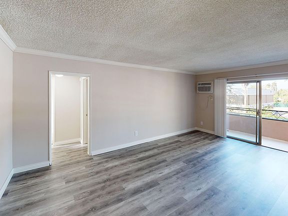 2nd image of 924 N Hayworth Ave #30-6