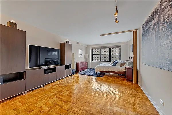 1st image of 125-10 Queens Blvd #510