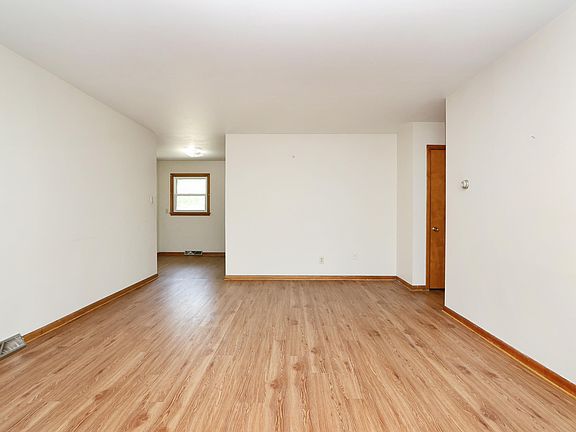 4th image of 1757 Vaughn Dr