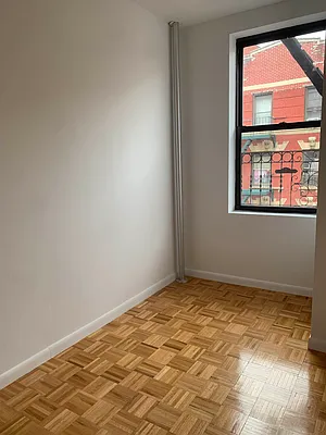 Rented by M.Grossman R.E. Management | media 9