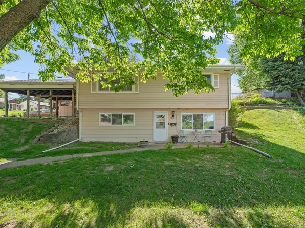 2515 Welbeck Rd, Des Moines, IA 50310
